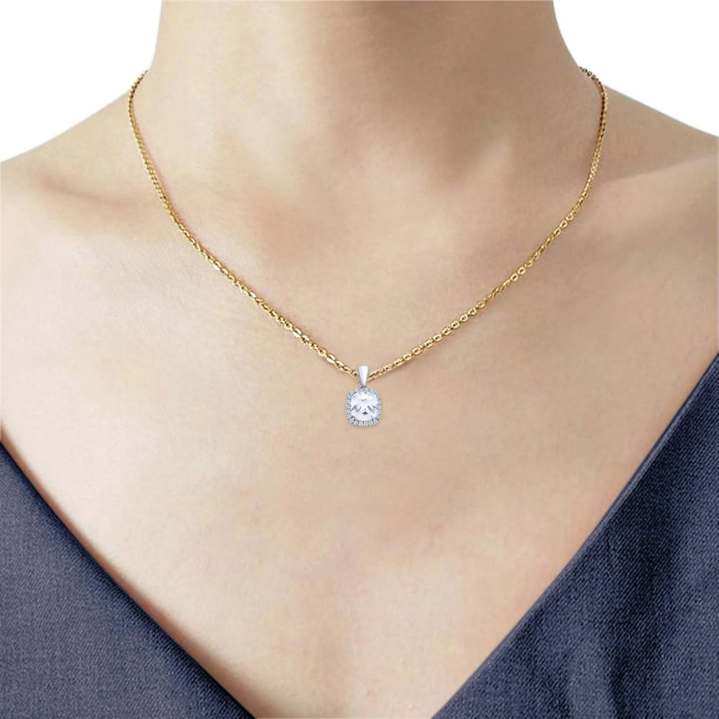 14K White Gold Zirconia Pendant